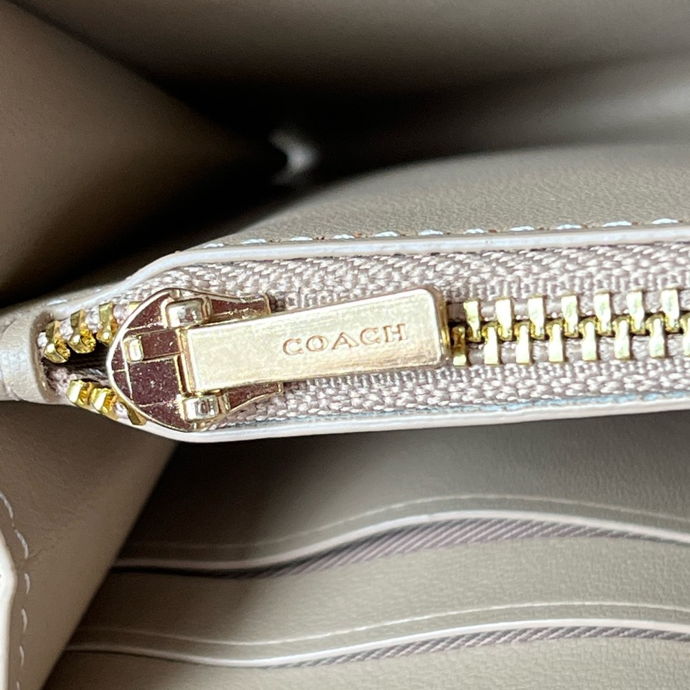 Coach Wallet🎈🎈 - Picture 6 of 9